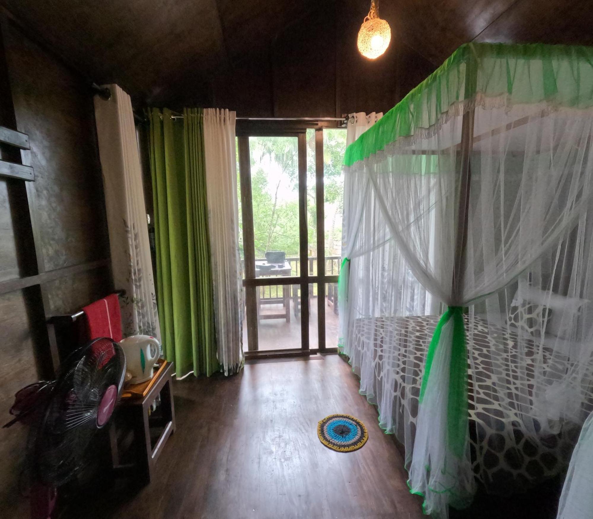 Hotel Coconut Tree House Udawalawe Exterior foto